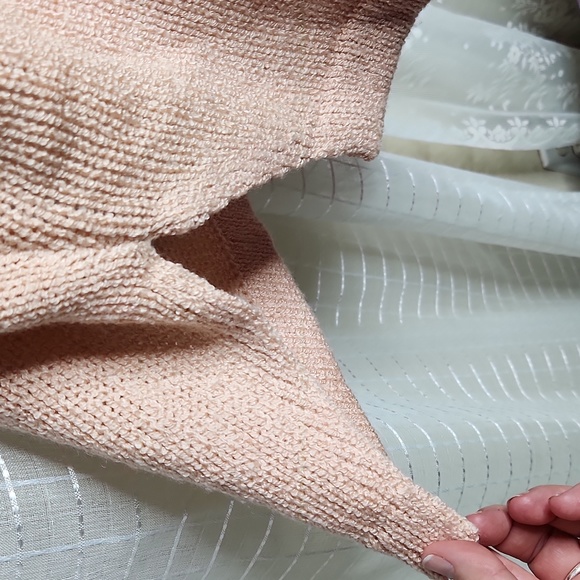 Pink Lumiere Oversize Scoop Neck 3/4 Sleeve Chunky Knit Kangaroo Pocket Sweater